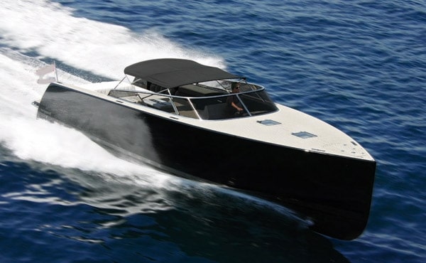 Charter superyacht VanDutch 40