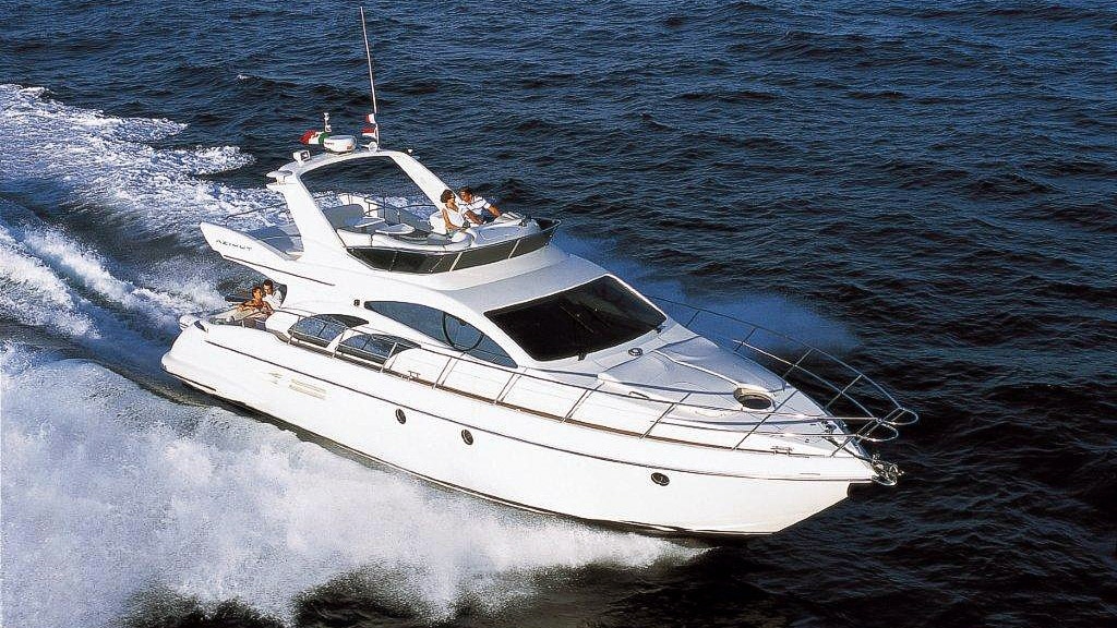 Charter Yacht Azimut