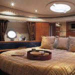 Yacht Azimut master cabin