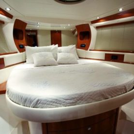 Pershing Yacht charter master suite
