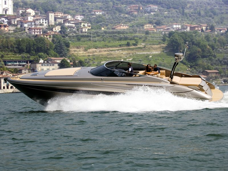 Rivale 52' Riva motorboat rental
