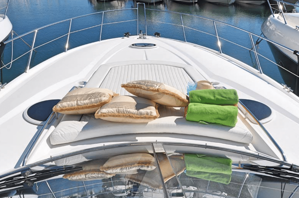 Yacht rental Villefranche Sunseeker Portofino 48