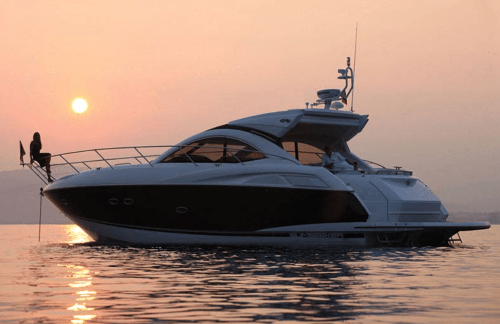 Yacht rental Villefranche Sunseeker Portofino