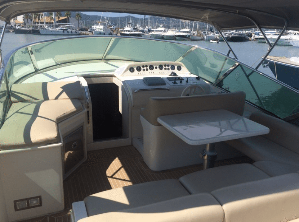 Motorboat Baia 43 for charter