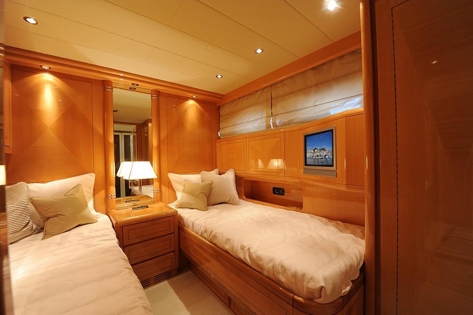 Yacht Kissmi twin stateroom