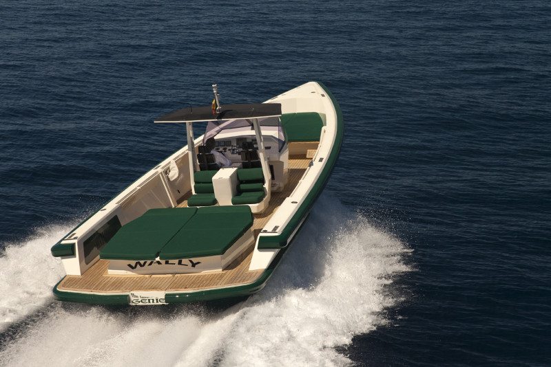 Rent a Wally tender, a chic and sporty motorboat