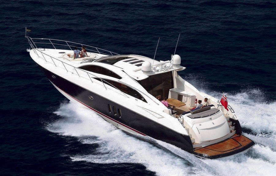 Yacht Sunseeker predator 52 for charter