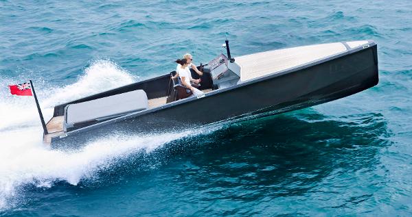 hire a tender C Boat 9M South of France