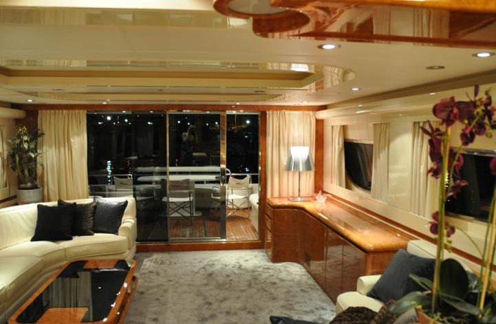 Yacht Riva opera 80 interior