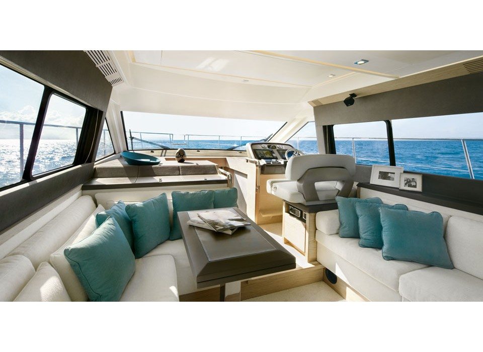 Monte Carlo 5S rent a small yacht on the French Riviera