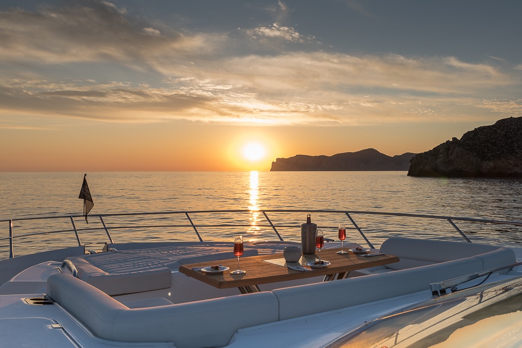 Palma Yacht Charter - Sunseeker 80 Seawater