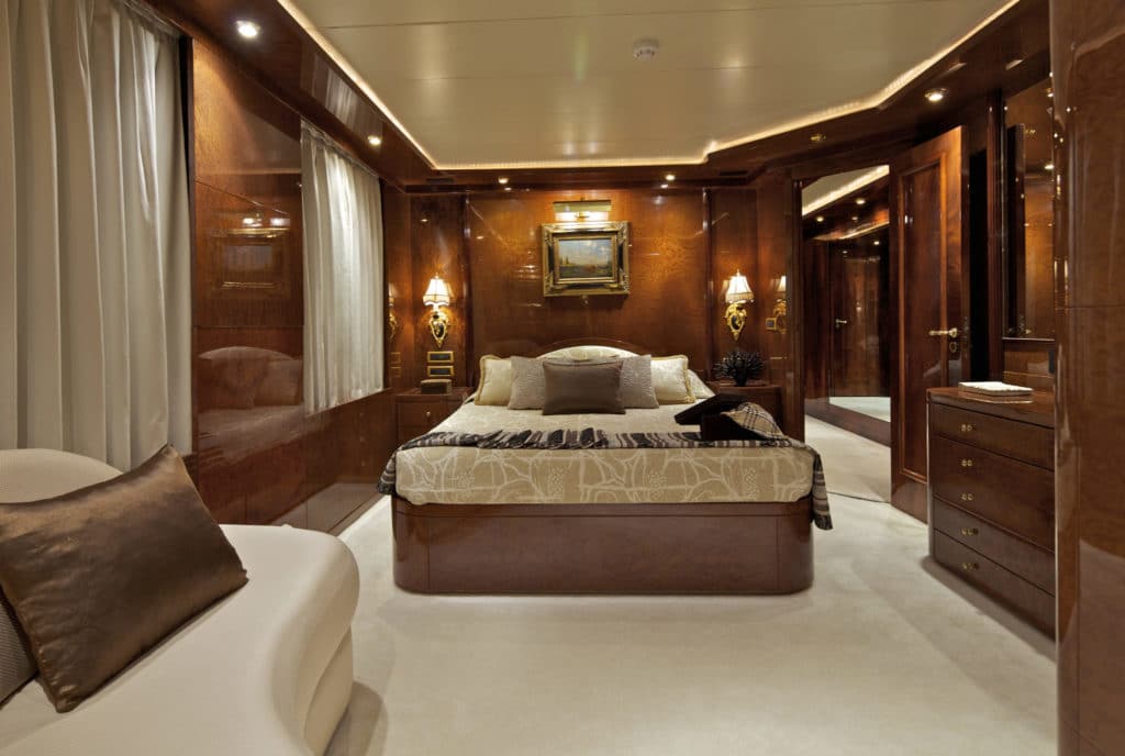 Siar Moschini O'Rion Charter Yacht master cabin