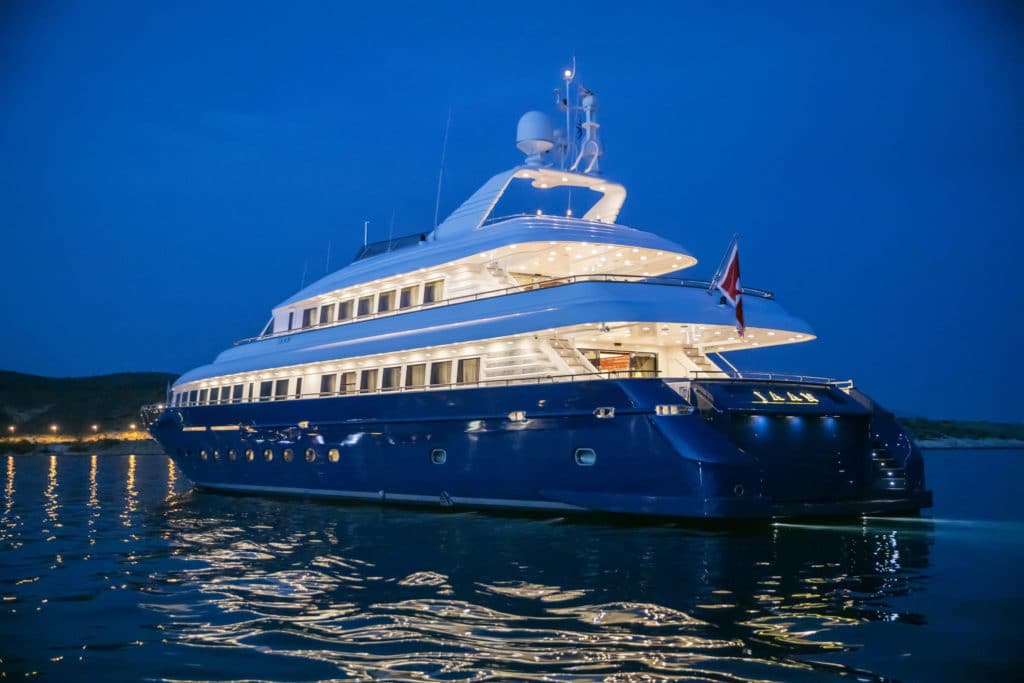 Intermarine Yacht Charter Jaan profile aft