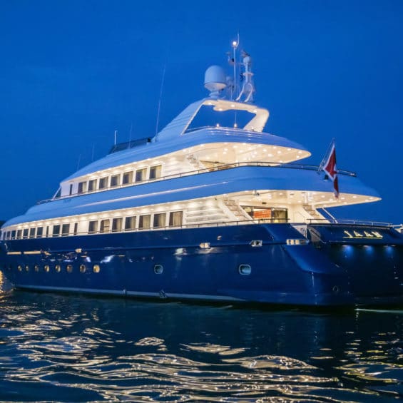 Intermarine Yacht Charter Jaan profile aft