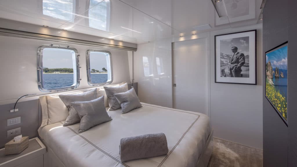2017 Sanlorenzo Yacht Charter double cabin