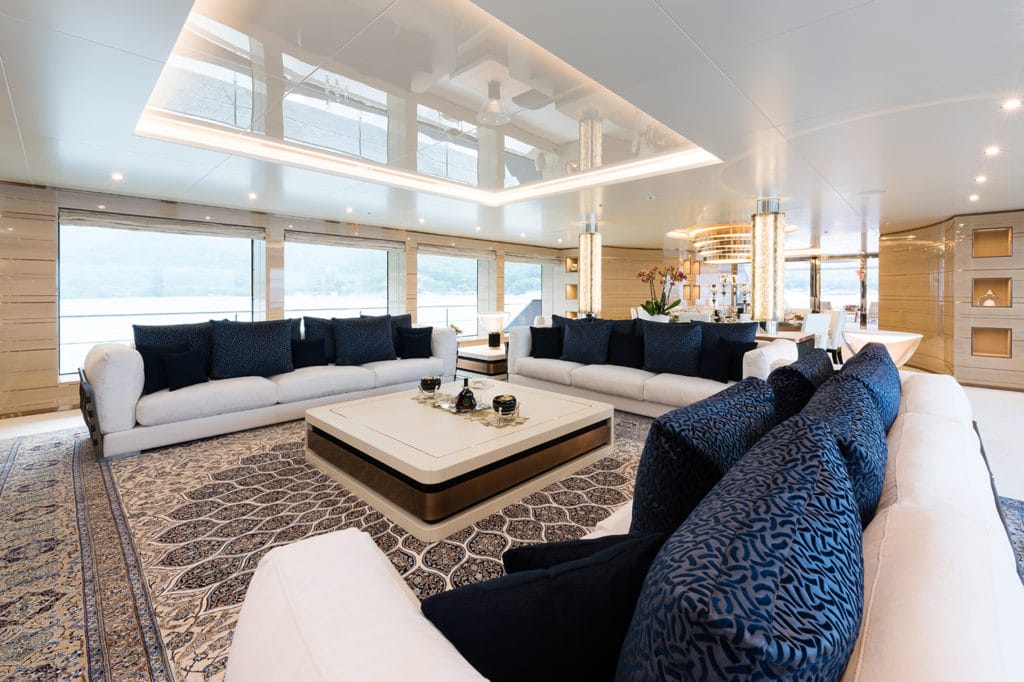 Irimari Yacht Charter salon