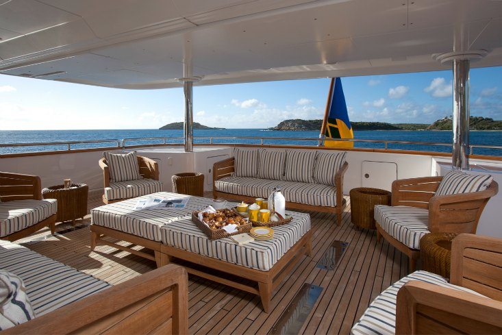 Benetti charter yacht Starfire aft seating