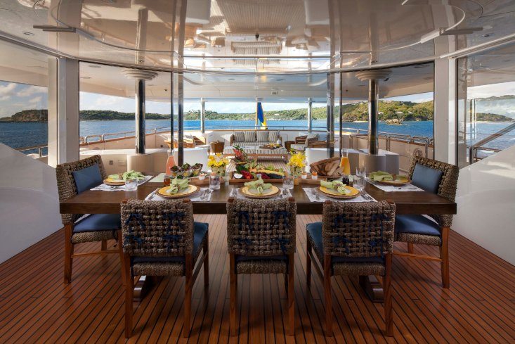Benetti charter yacht Starfire dining