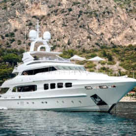 Manifiq yacht charter profile