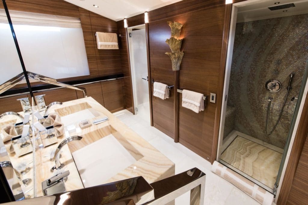Silver Wind Isa Charter Yacht master ensuite