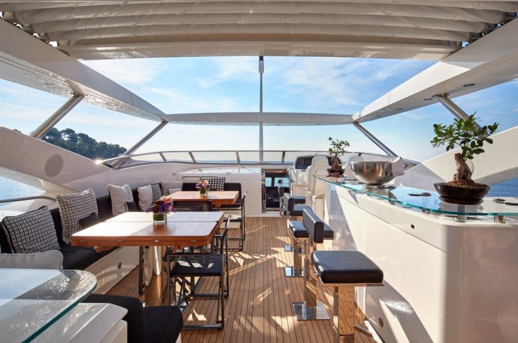 Sunseeker Charter Yacht Black & White bar