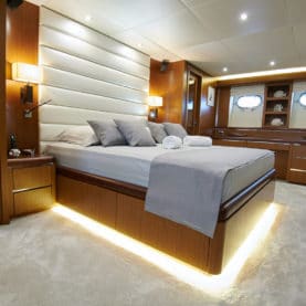 Motor yacht Princess Lona - cabin