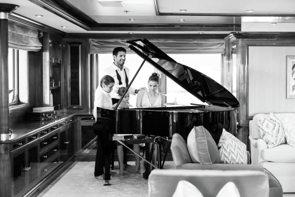 Super yacht Titania piano