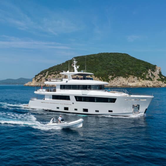super-yacht-charter-mediterranean-sassa-la-mare