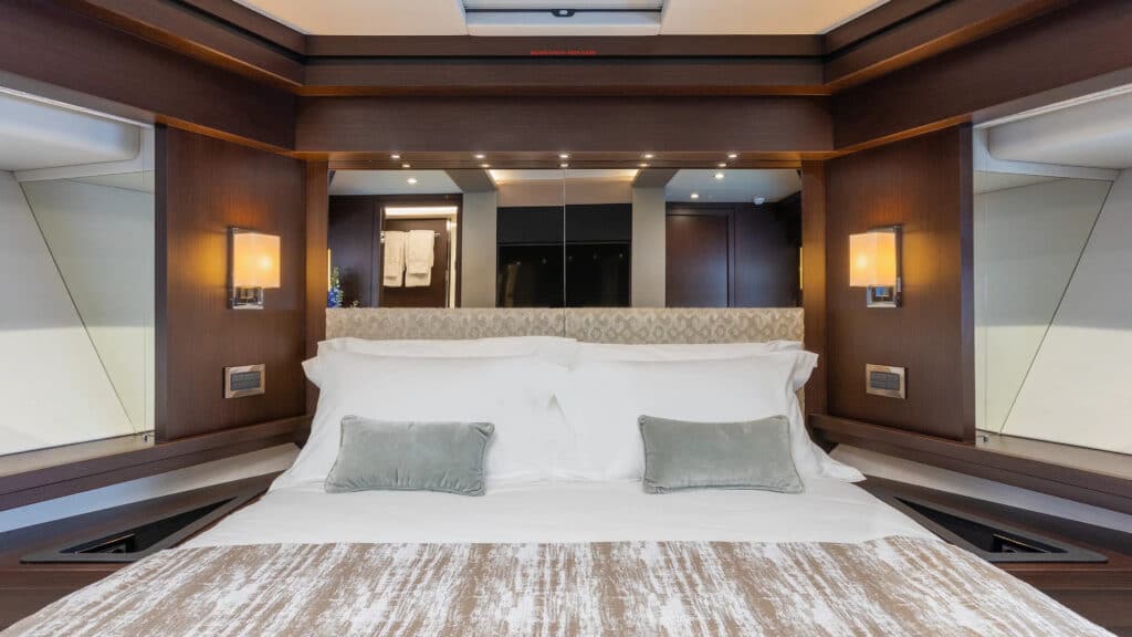 sunseeker-luxury-yacht-charter-insomnia