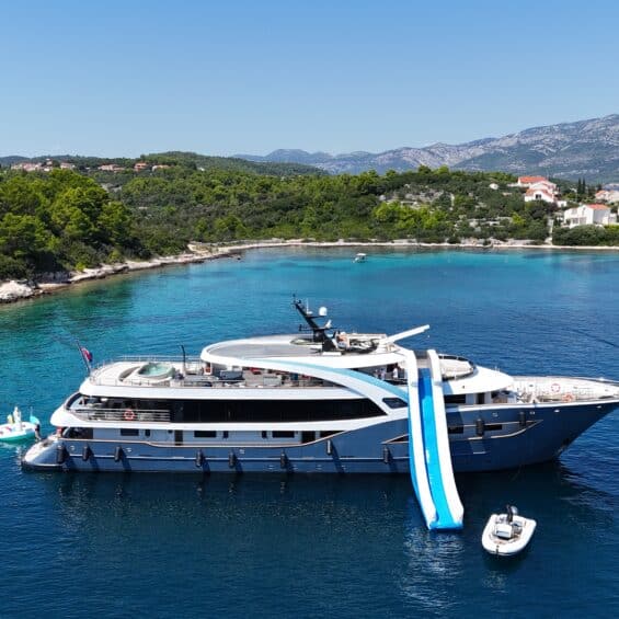 yacht-charter-croatia-bella
