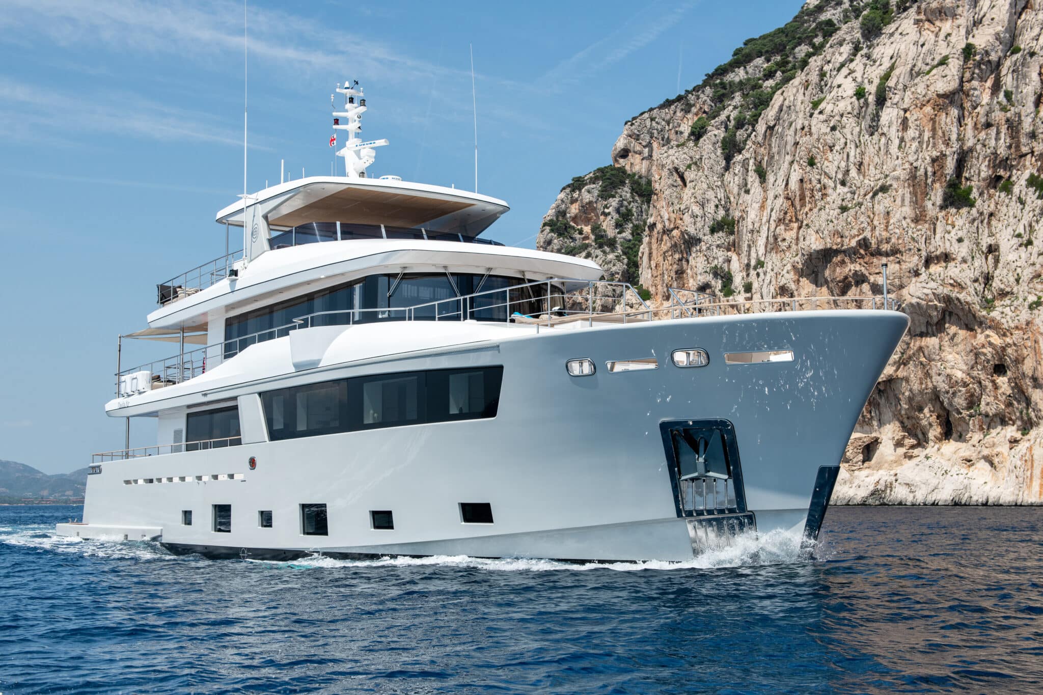 super-yacht-charter-mediterranean-sassa-la-mare